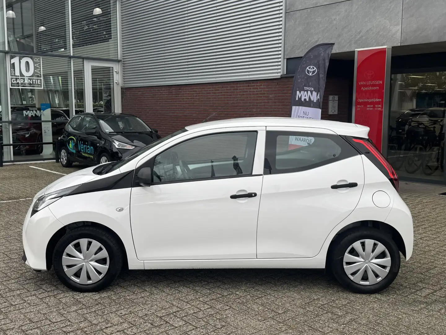 Toyota Aygo 1.0 VVT-i X-FUN AIRCO BLUETOOTH EL-RAMEN NL-AUTO Blanc - 2
