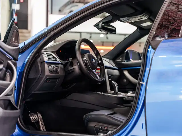 BMW 4 Series view 10
