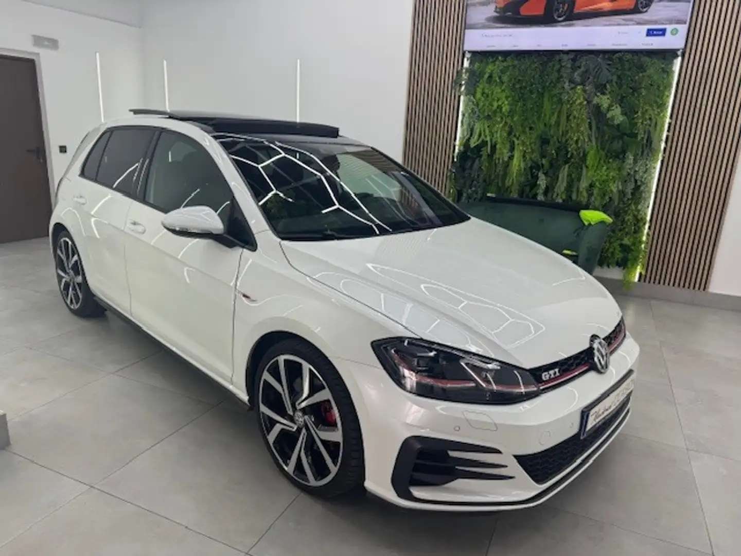 Volkswagen Golf GTI 2.0 TSI DSG6 169kW Weiß - 2