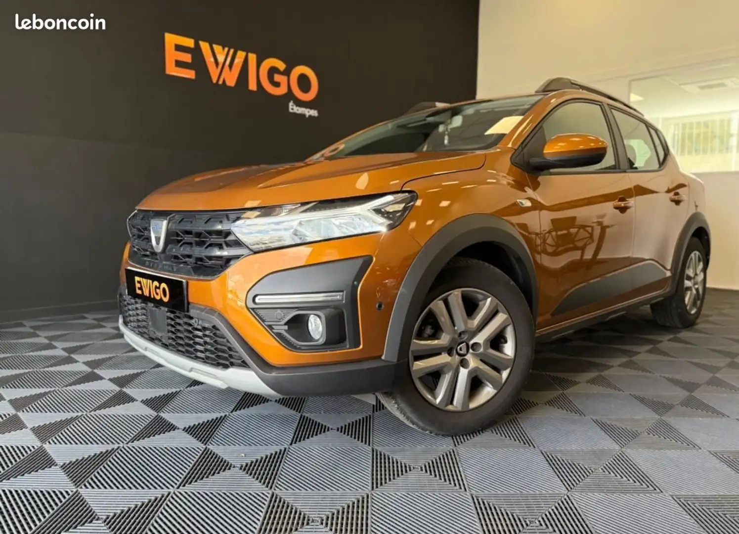 Dacia Sandero STEPWAY 1.0L TCE 90ch CONFORT CVT BVA Camera de re Gold - 1
