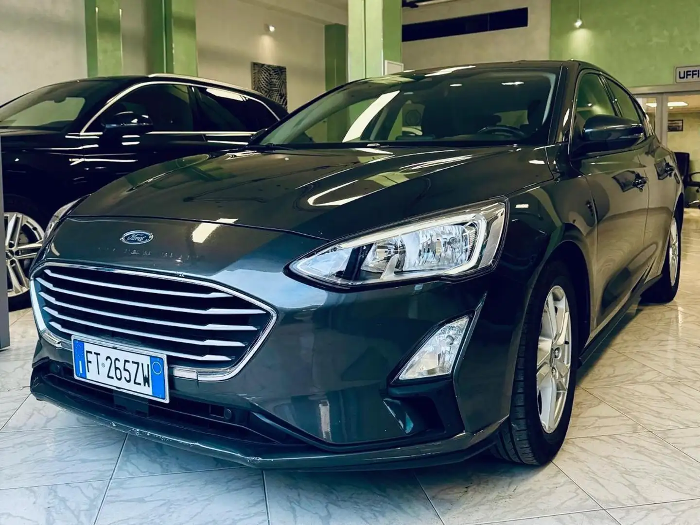 Ford Focus Focus 1.5 ecoblue Business s Grau - 1