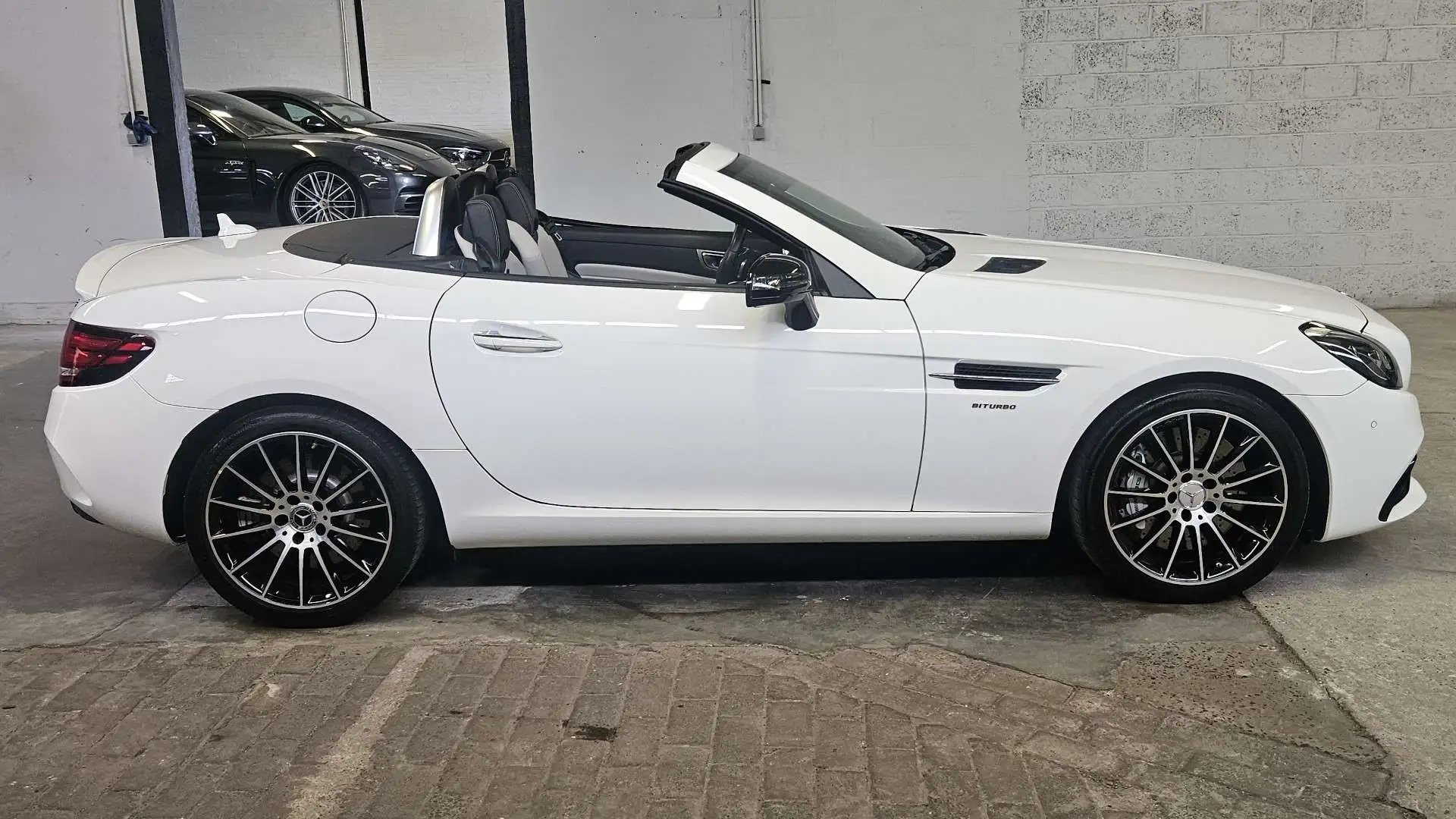Mercedes-Benz SLC 43 AMG Gris - 2
