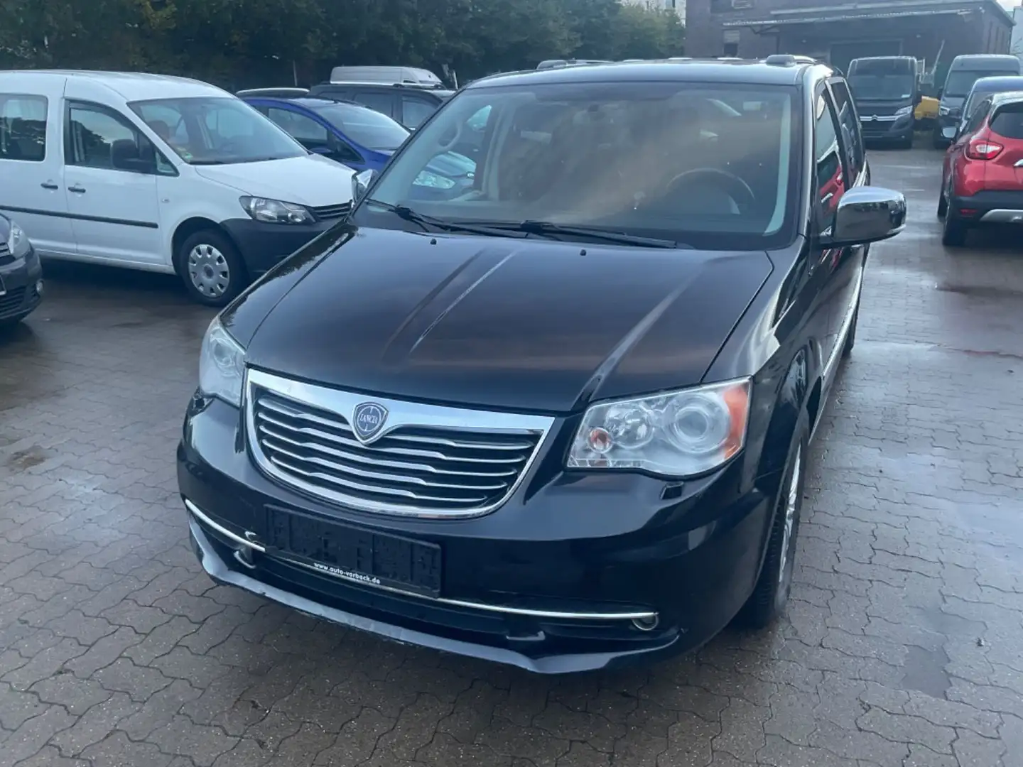 Lancia Voyager Platinum Schwarz - 2