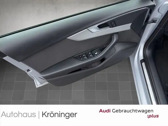 Audi A4 Avant view 8
