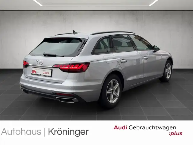Audi A4 Avant view 2