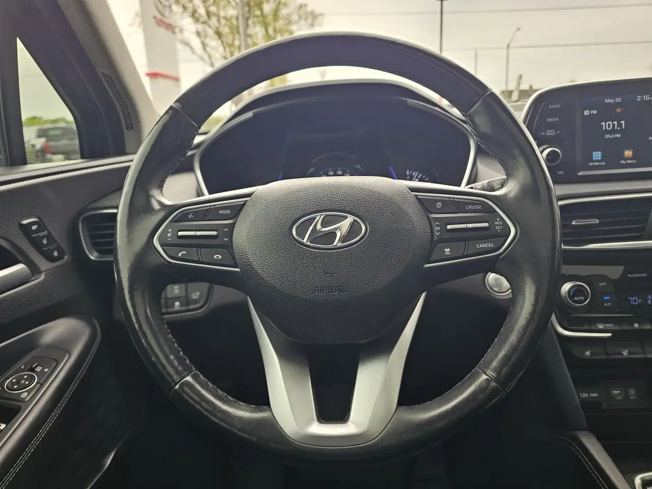 Hyundai SANTA FE снимка Hyundai SANTA FE