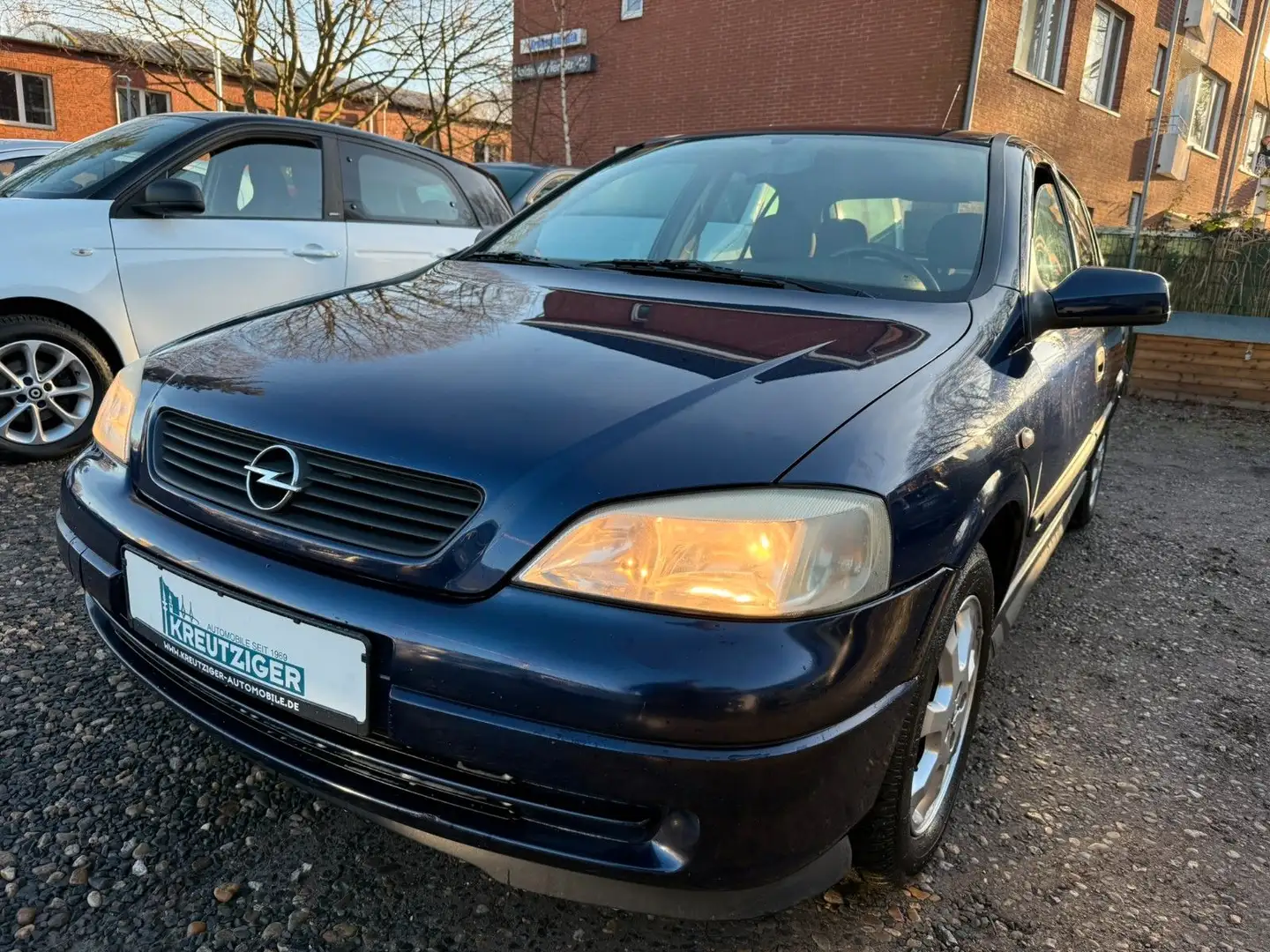 Opel Astra -Automatik- Blau - 1