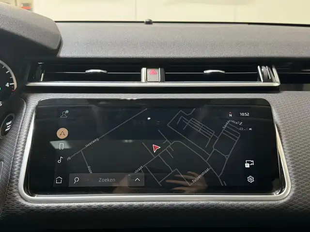 Land Rover Range Rover Velar view 14