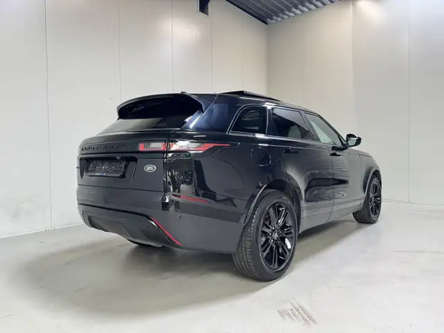 Land Rover Range Rover Velar view 3