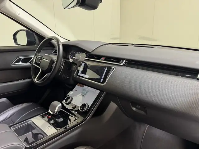 Land Rover Range Rover Velar view 13
