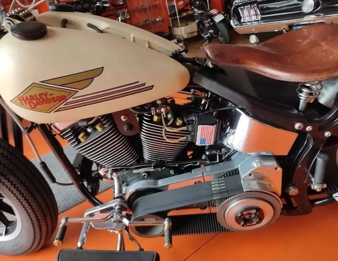 Harley-Davidson Softail Bobber su base Softail Šedá - 2