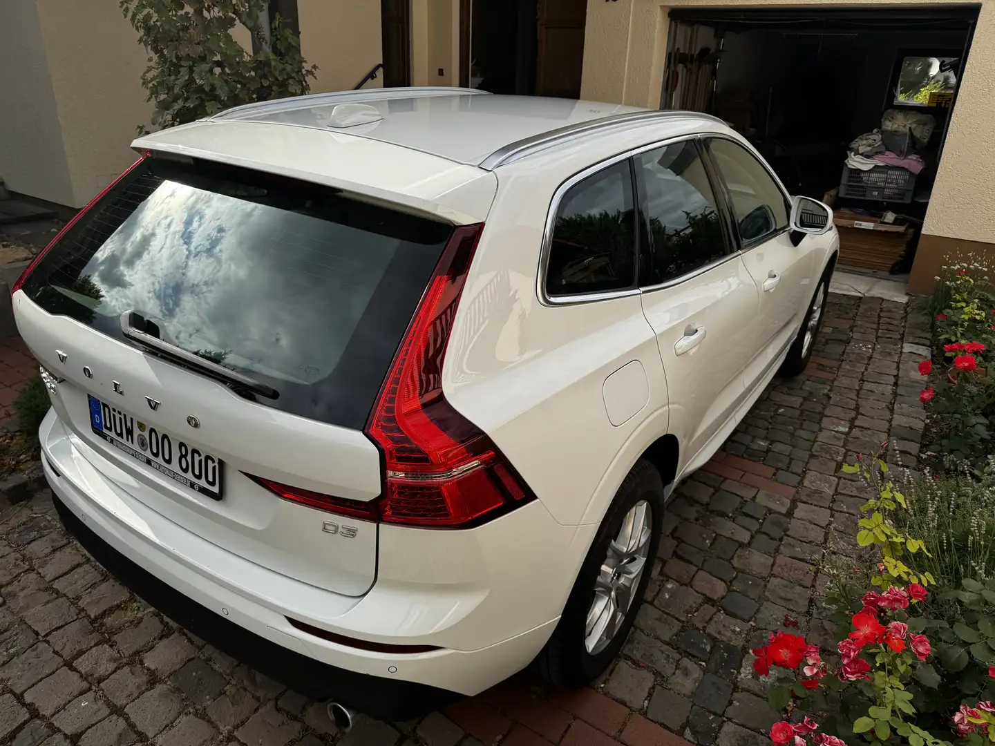Volvo XC60 D3 Momentum Weiß - 2