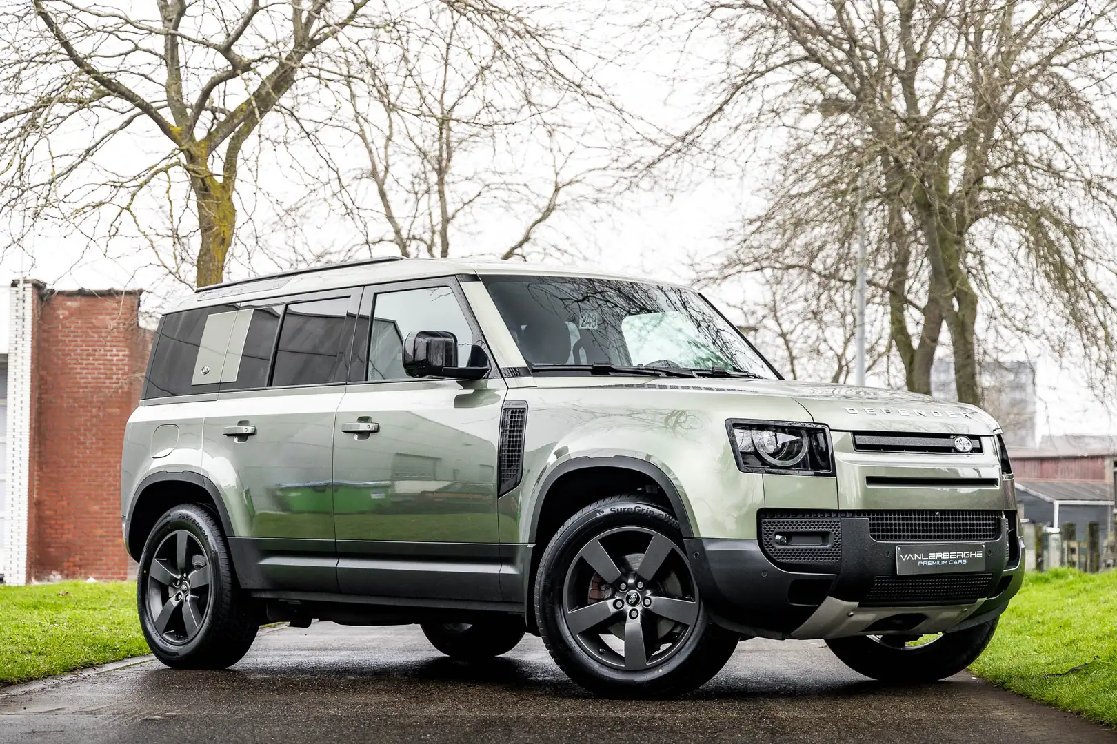 Land Rover Defender 110 D250 S * 360° * Meridian * Luchtvering * BTW Grün - 1