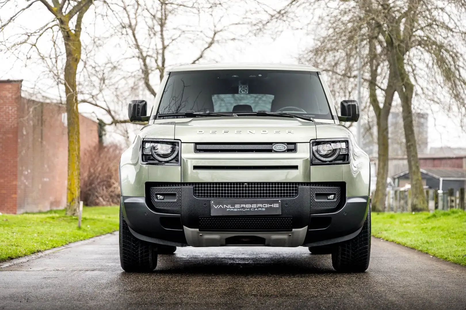 Land Rover Defender 110 D250 S * 360° * Meridian * Luchtvering * BTW Grün - 2