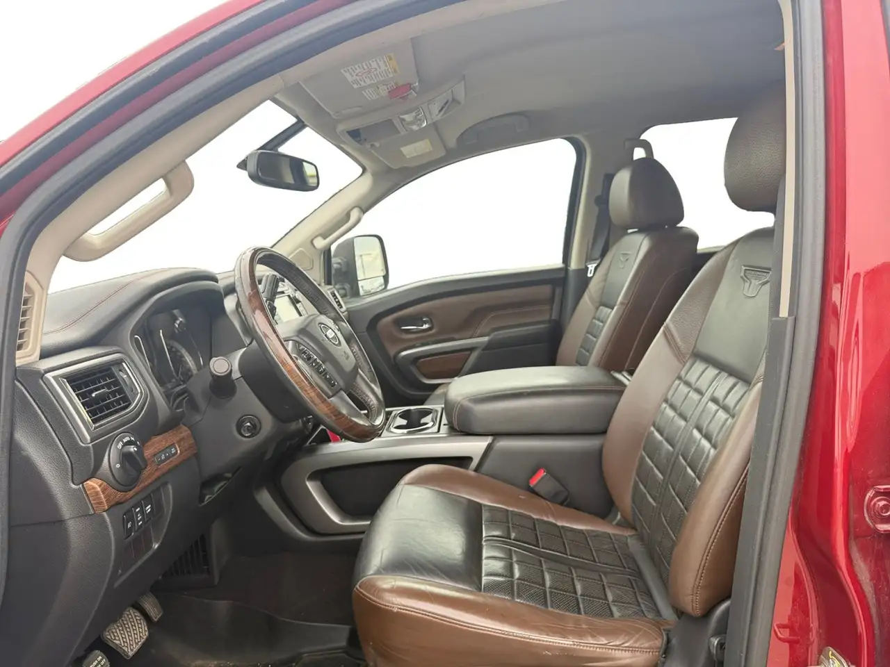 Nissan Titan XD снимка Nissan Titan XD