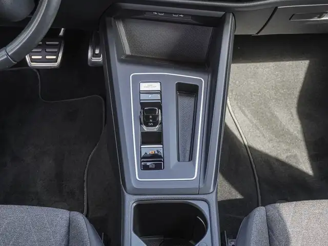 Volkswagen Golf view 13