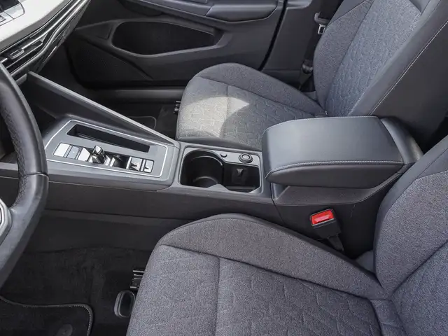 Volkswagen Golf view 14