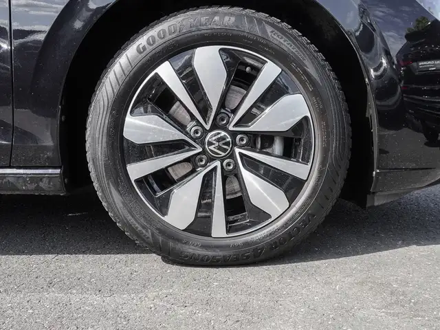 Volkswagen Golf view 7