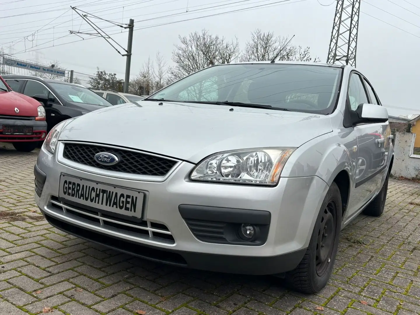 Ford Focus Lim. Fun X TÜV NEU ( 1 Hand ) Silber - 2