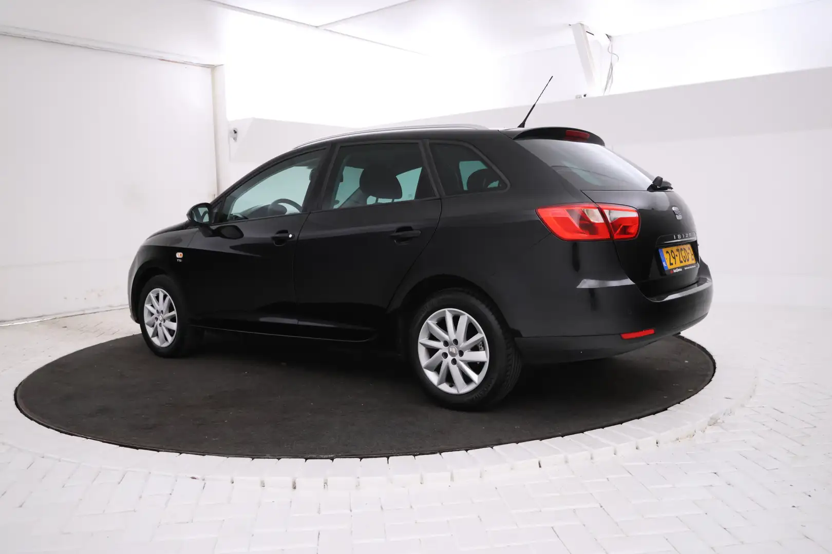 SEAT Ibiza ST 1.2 TSI Style Airco, Radio, Parkeersensoren Schwarz - 2