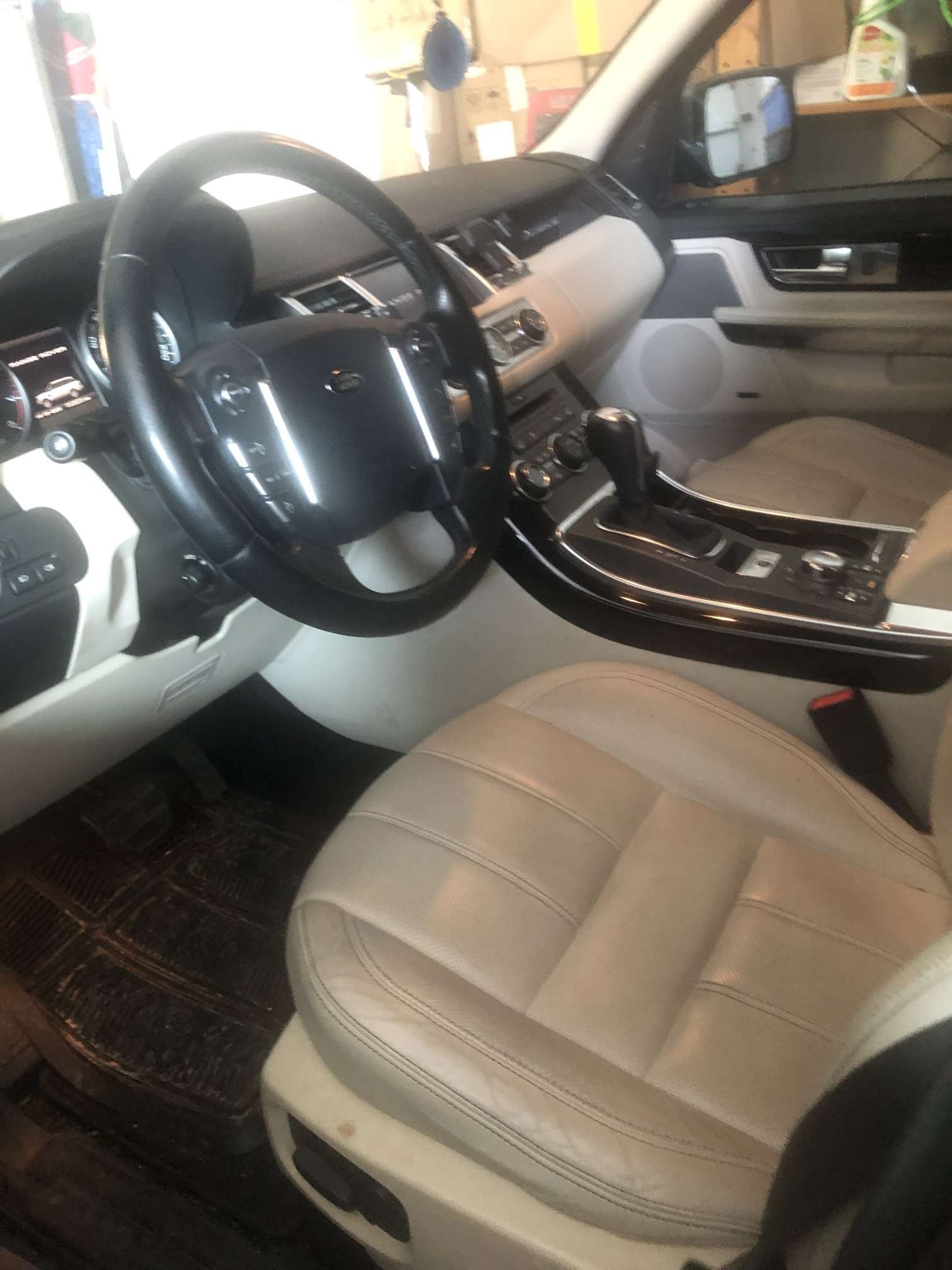 2011 Land Rover Range Rover Sport alt 4