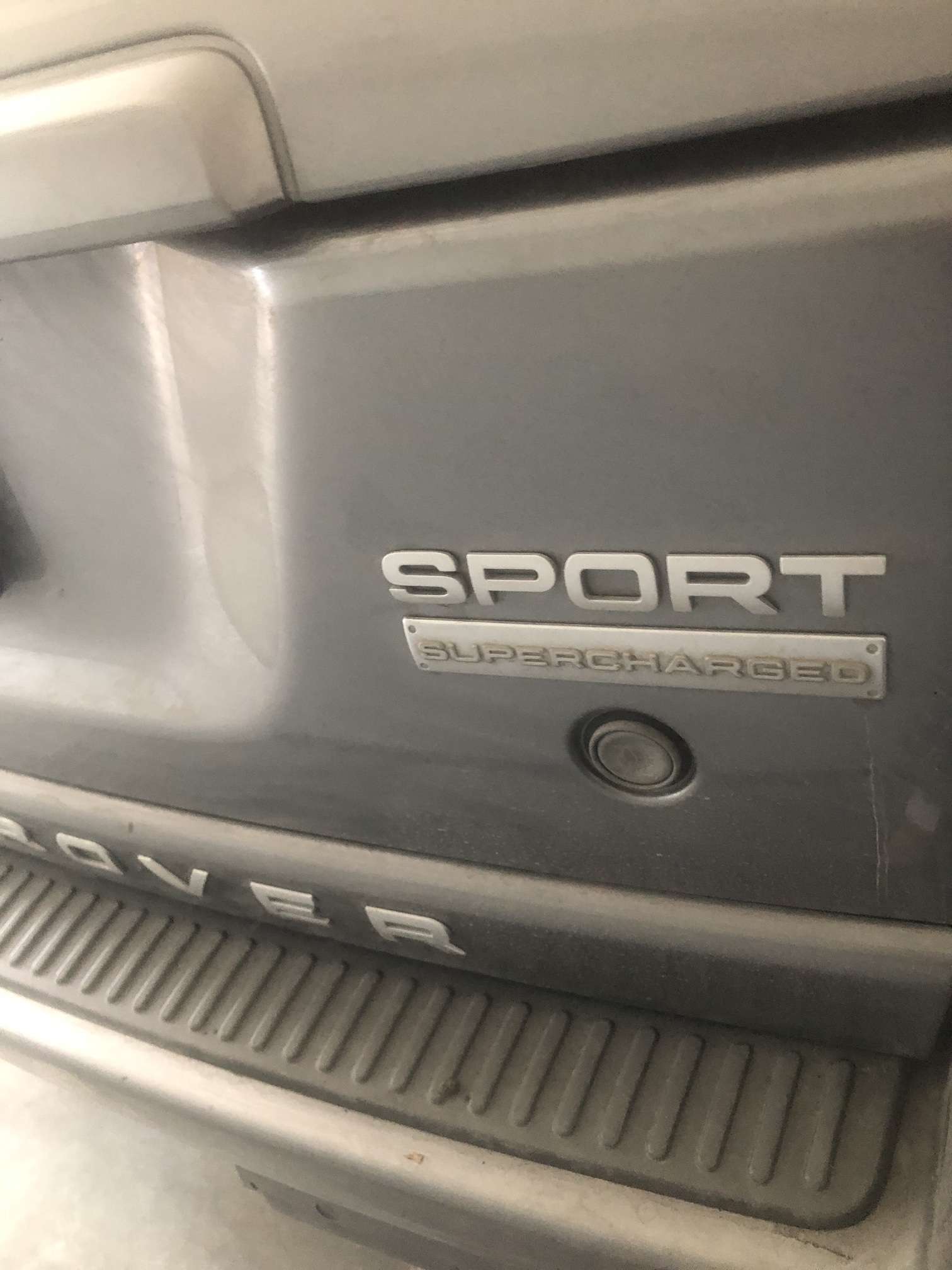 2011 Land Rover Range Rover Sport alt 2