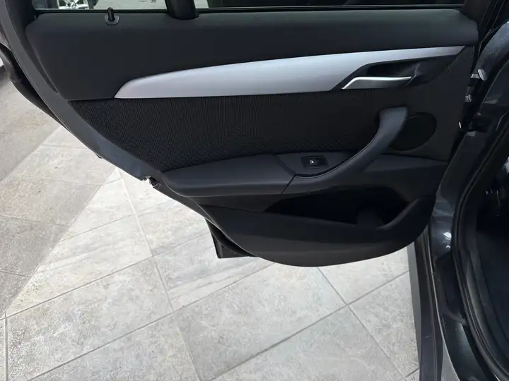 BMW X1 sDrive 16d 116 ch DKG7 Business Design — photo 24