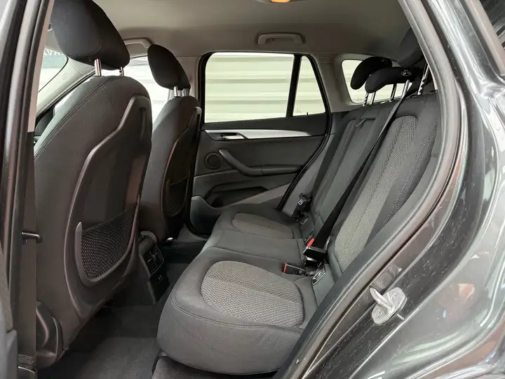 BMW X1 sDrive 16d 116 ch DKG7 Business Design — photo 8