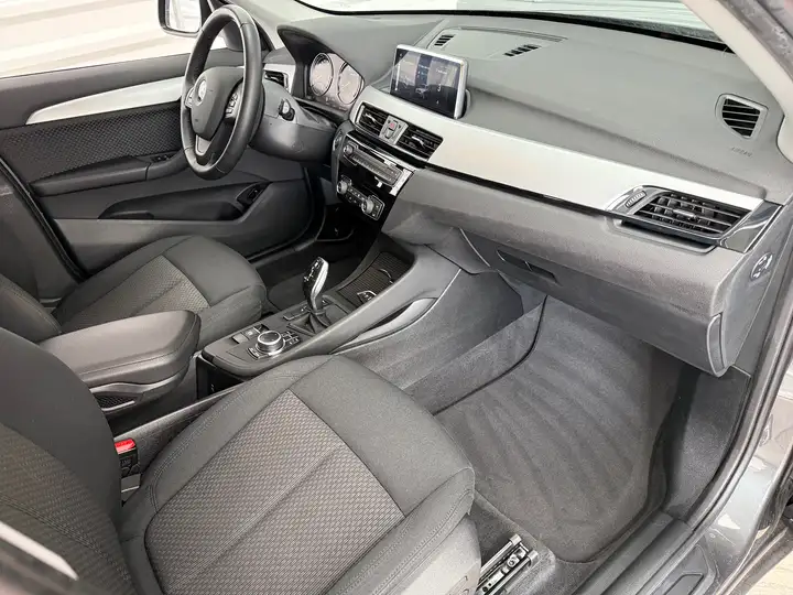 BMW X1 sDrive 16d 116 ch DKG7 Business Design — photo 6