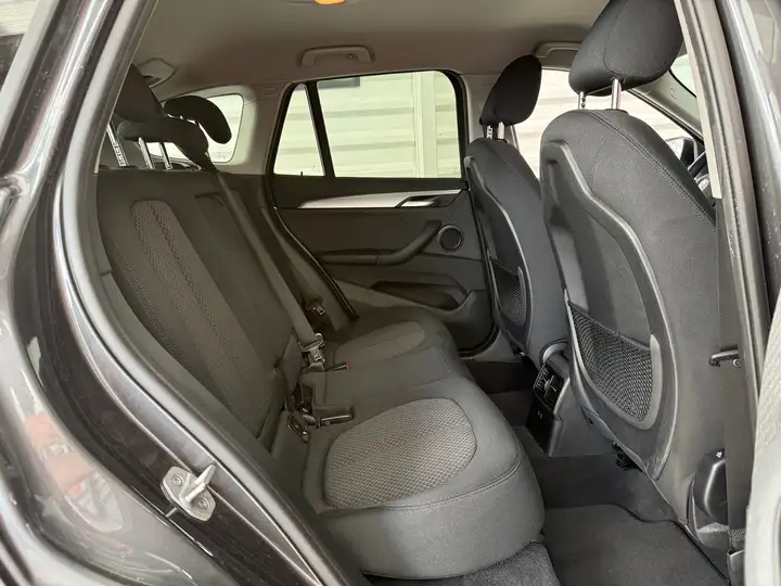 BMW X1 sDrive 16d 116 ch DKG7 Business Design — photo 9