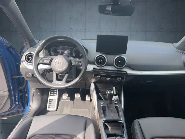 Audi Q2 view 11
