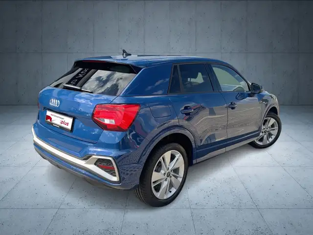 Audi Q2 view 5