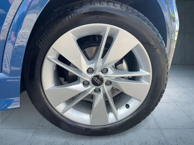 Audi Q2 view 7