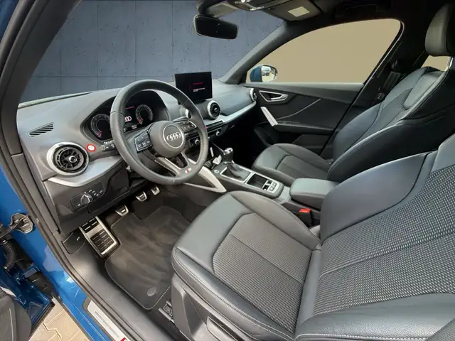 Audi Q2 view 23