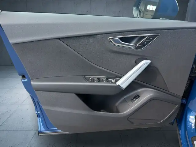 Audi Q2 view 22