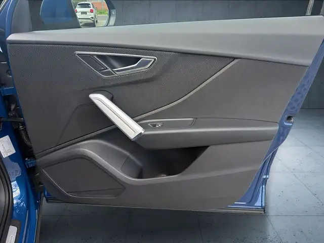 Audi Q2 view 19