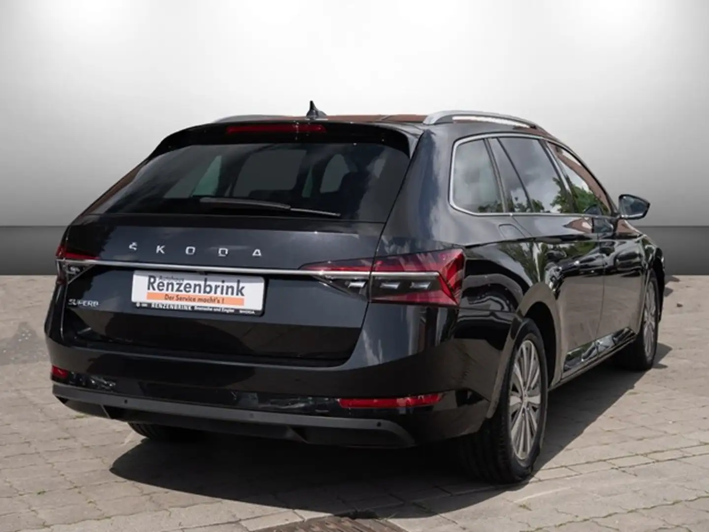Skoda Superb Combi 2.0 TDI Style DSG AHK+MATRIX+RFK+NAVI Schwarz - 2
