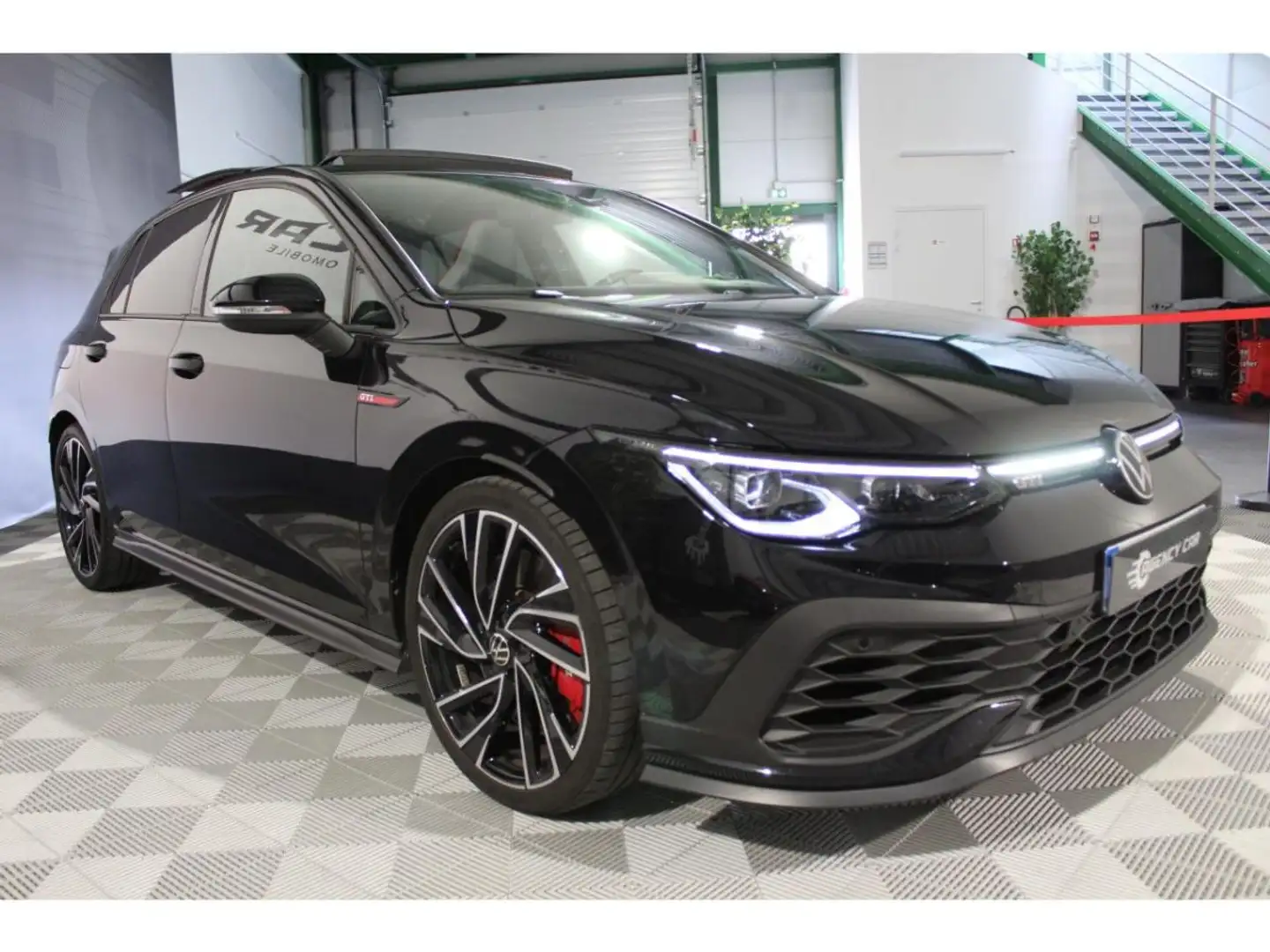 Volkswagen Golf VIII GTI Clubsport 2.0 TSI 300CH BV DSG 7 - Suivi VW Schwarz - 2