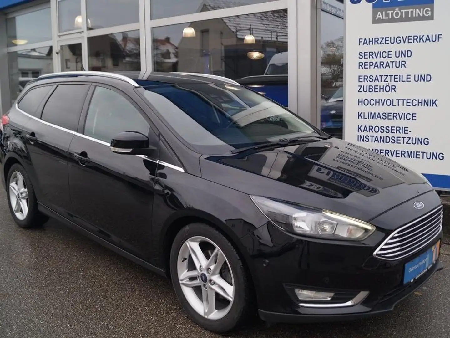Ford Focus Titanium Turnier mit vielen Extras Schwarz - 2
