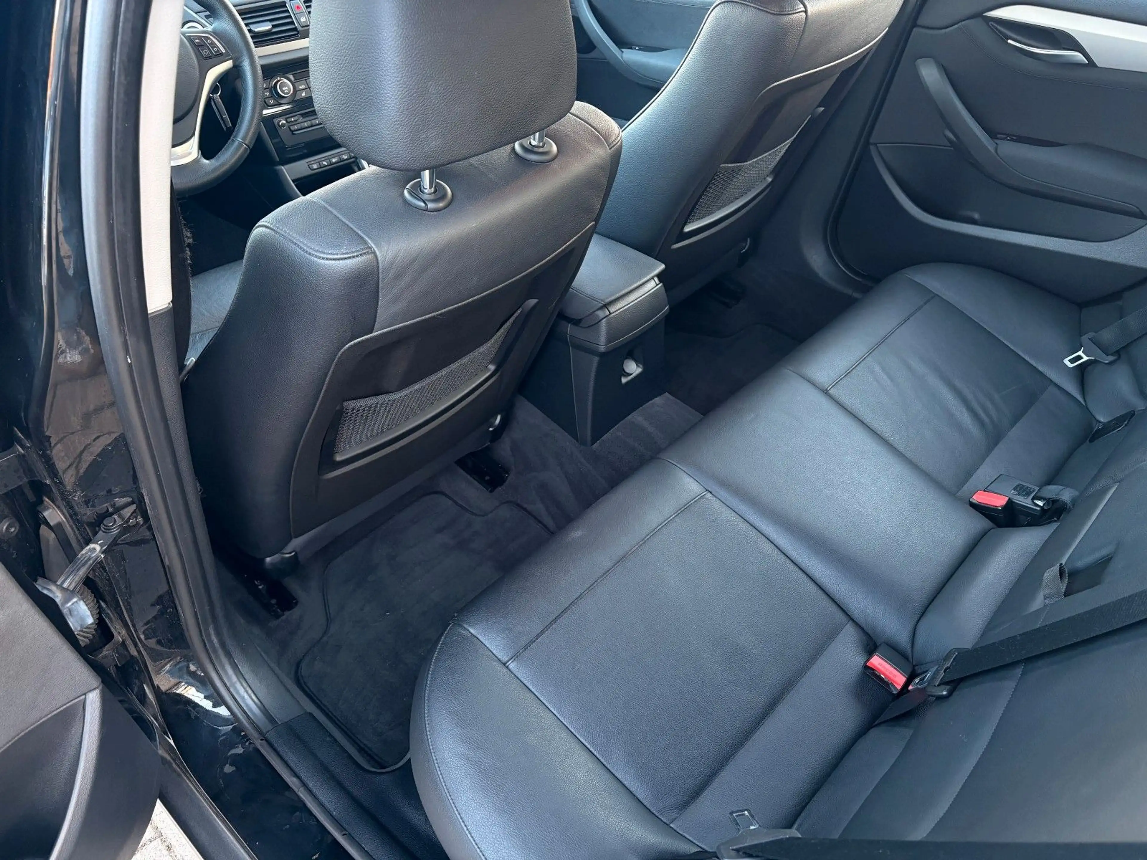 BMW X1 18d xDrive, AHK, Aut., Xenon, Navi, Leder — photo 12