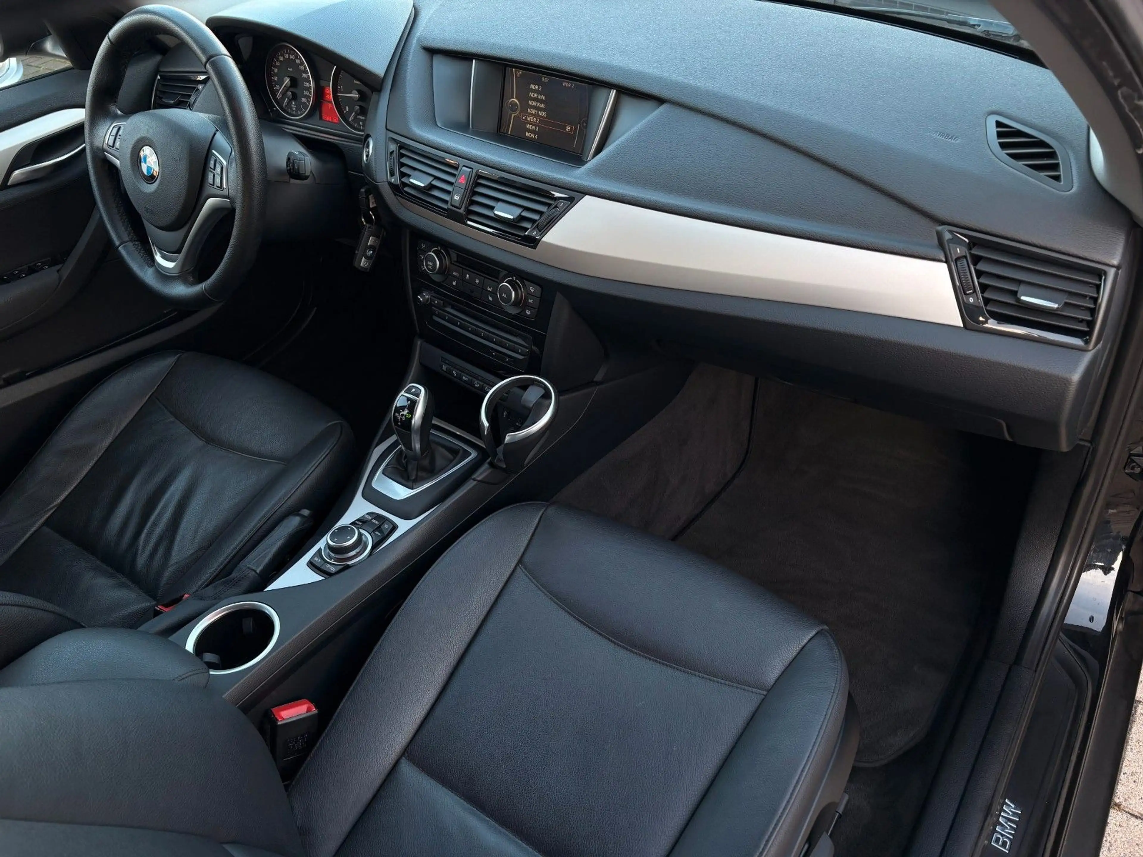 BMW X1 18d xDrive, AHK, Aut., Xenon, Navi, Leder — photo 14