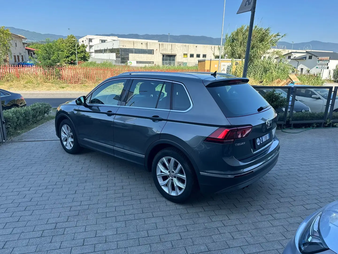 Volkswagen Tiguan 2.0 tdi Business 150cv dsg Grigio - 2