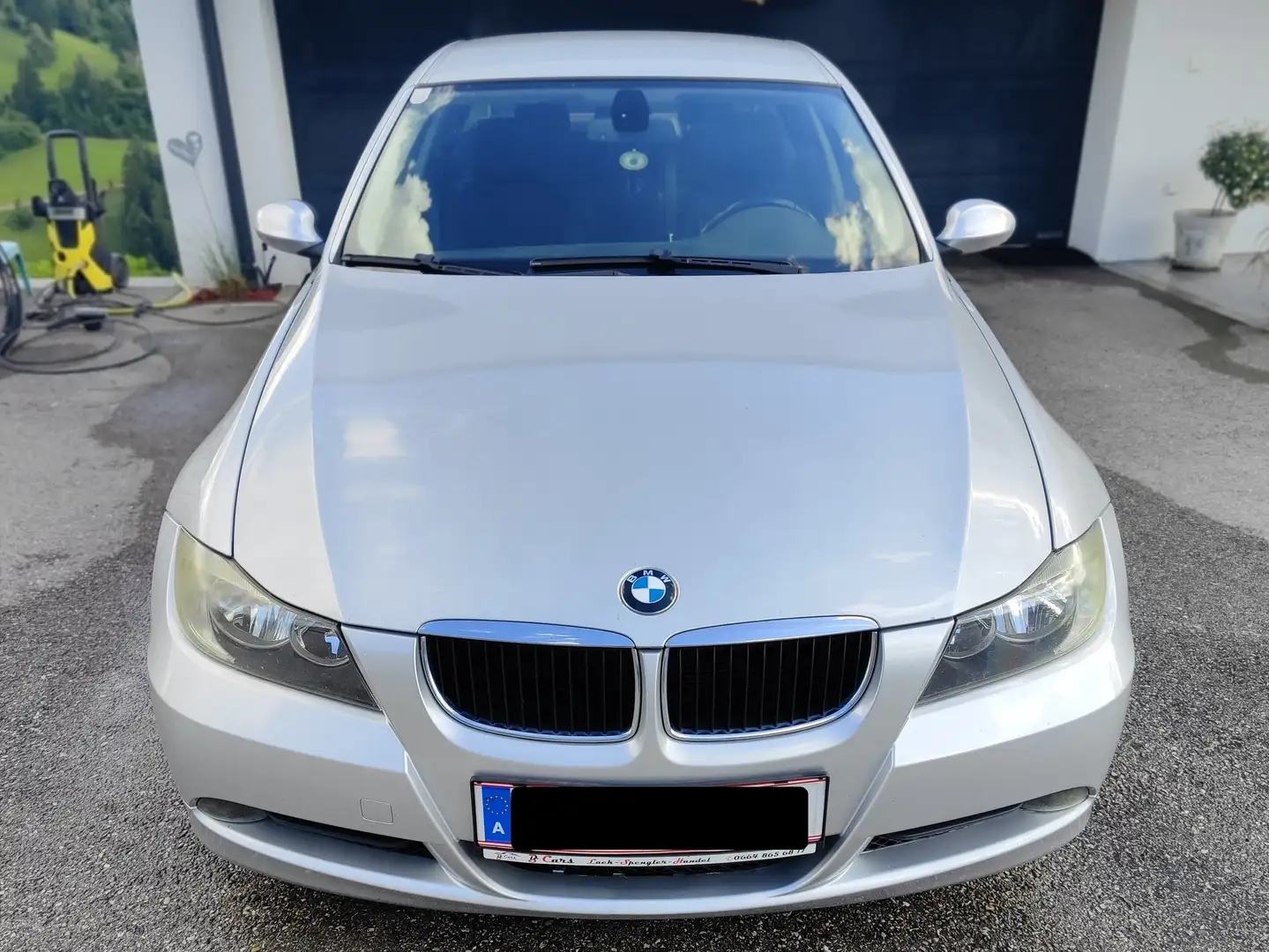 BMW 318 318d Silber - 1