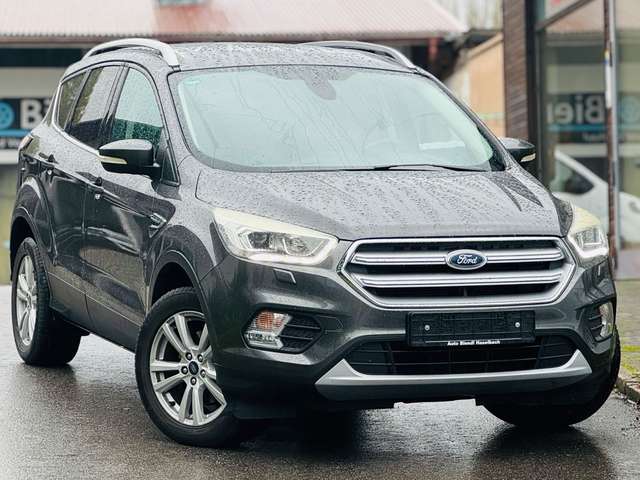 Imagine Ford Kuga Cool & Connect AHK Pano