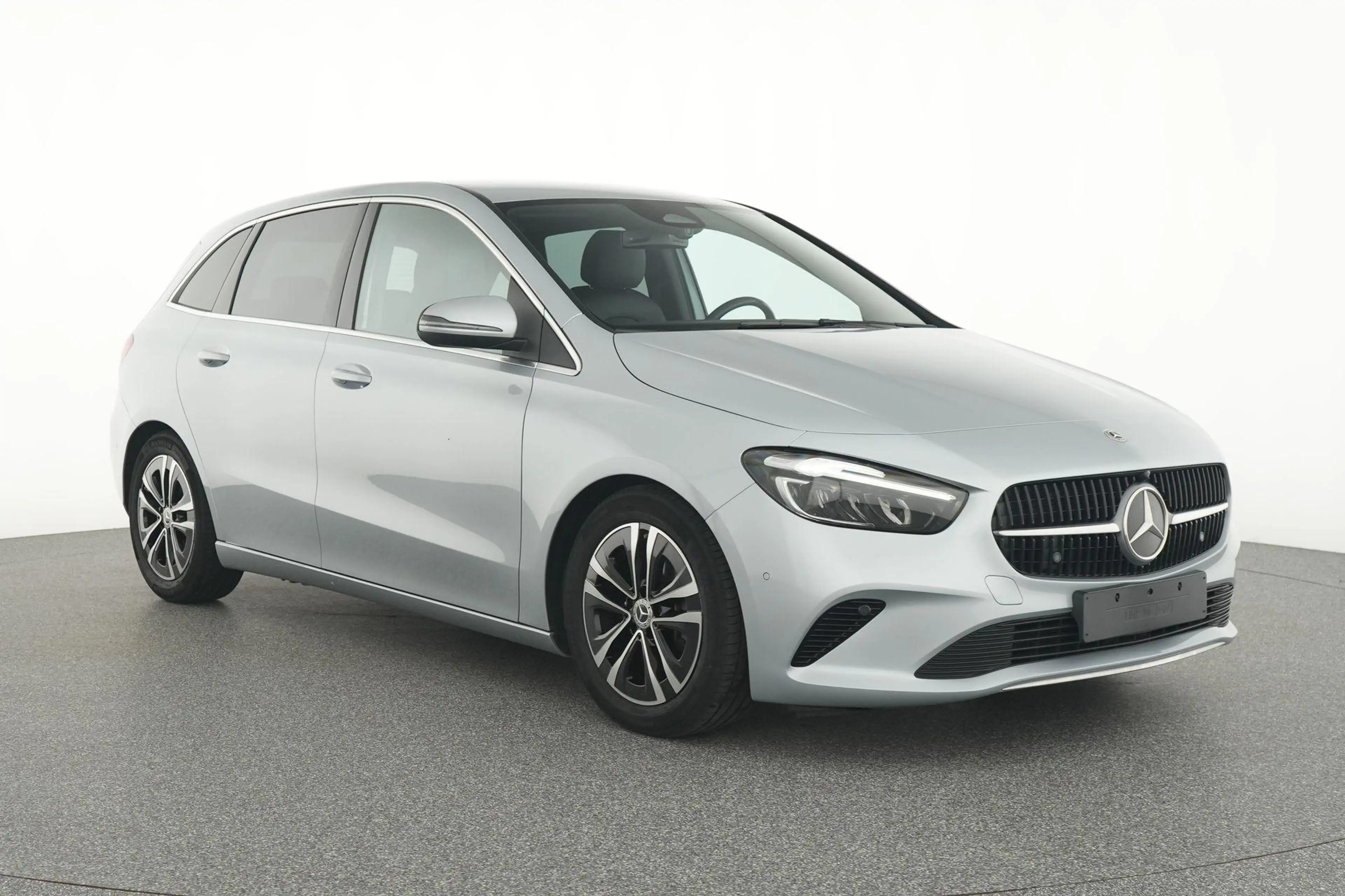 Mercedes-Benz B 180 Progressive — photo 2