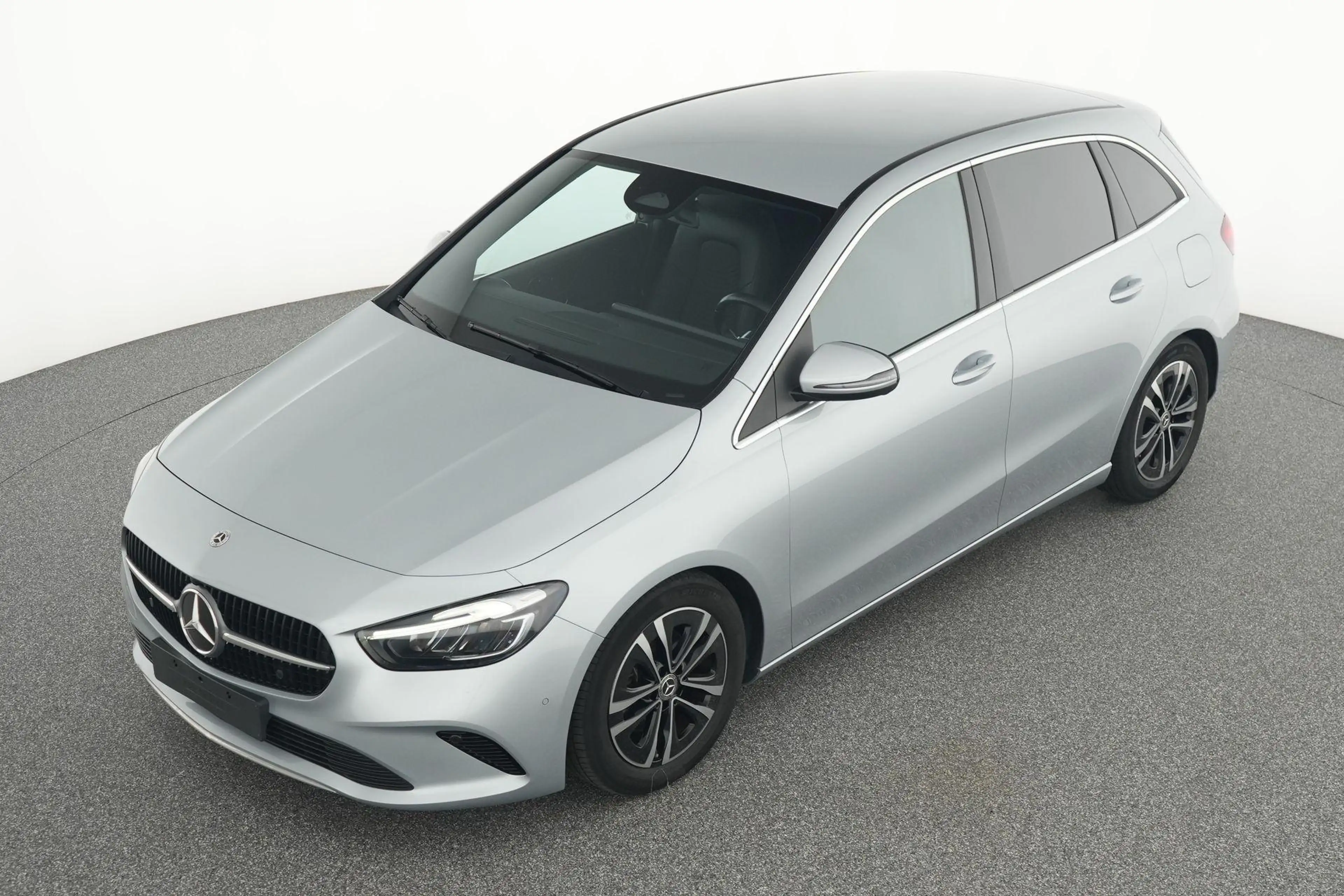 Mercedes-Benz B 180 Progressive — photo 11