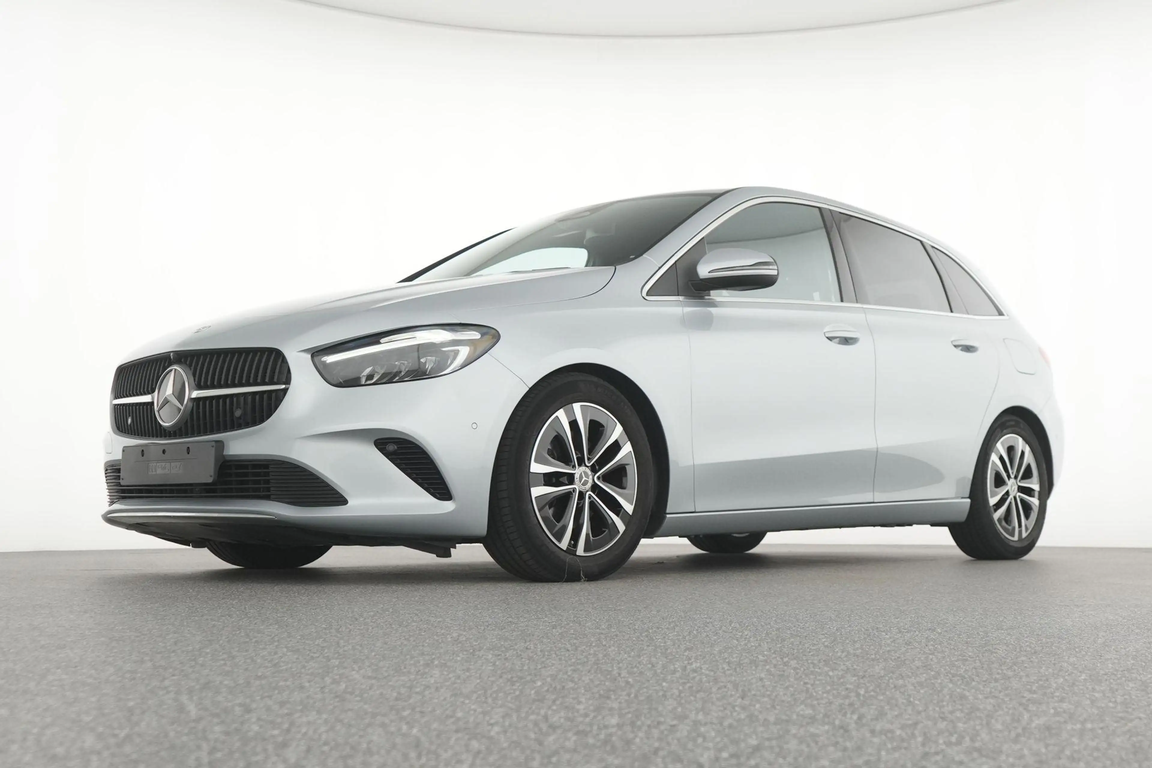 Mercedes-Benz B 180 Progressive — photo 10