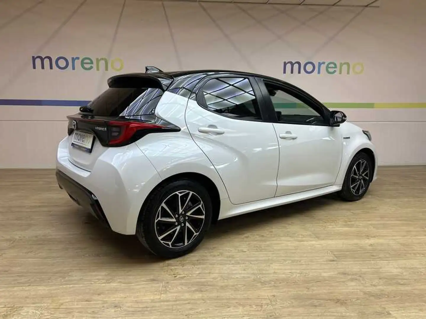 Toyota Yaris 1.5h Style Bianco - 2