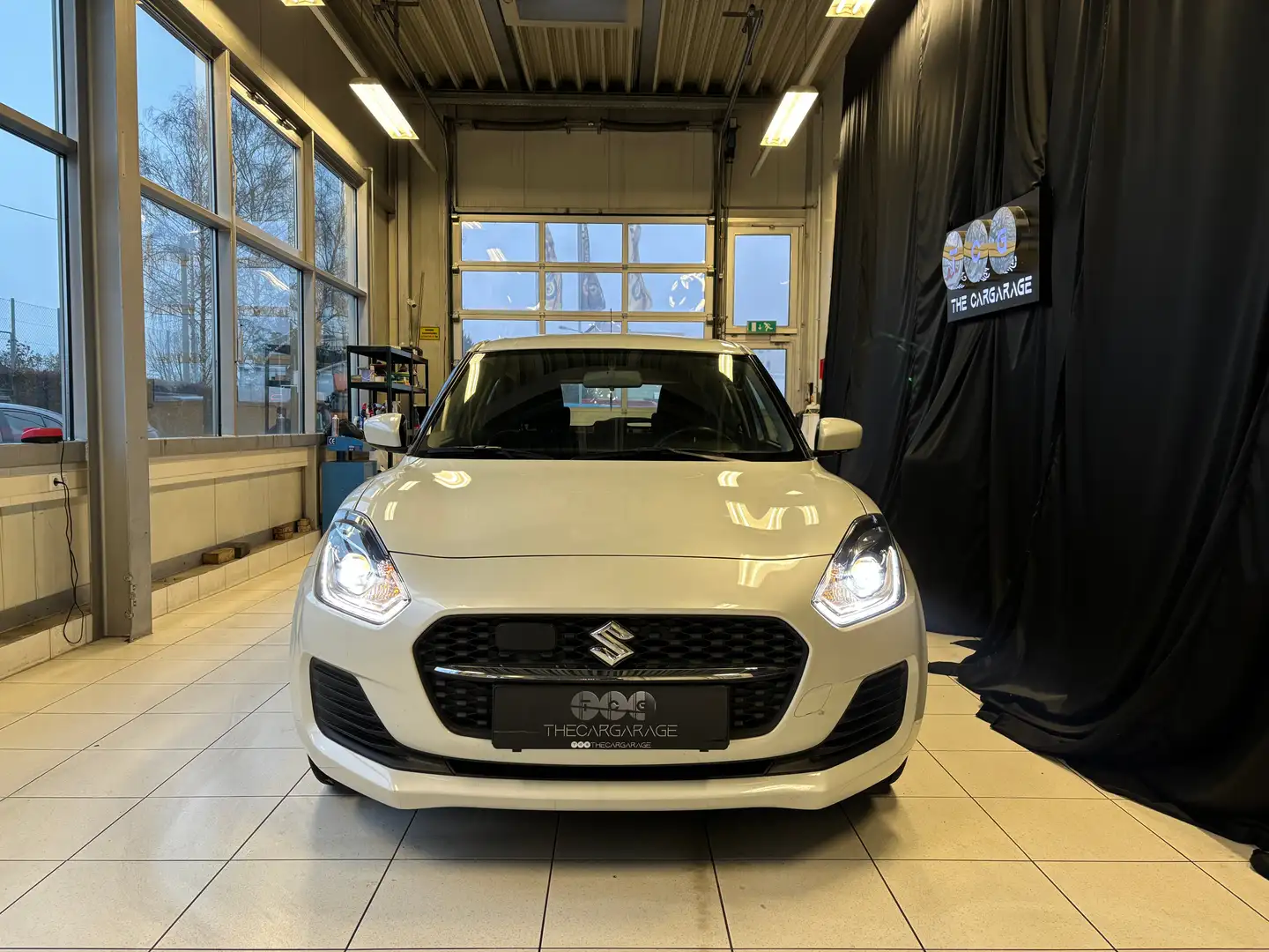 Suzuki Swift 1,2 Dualjet Hybrid Weiß - 2
