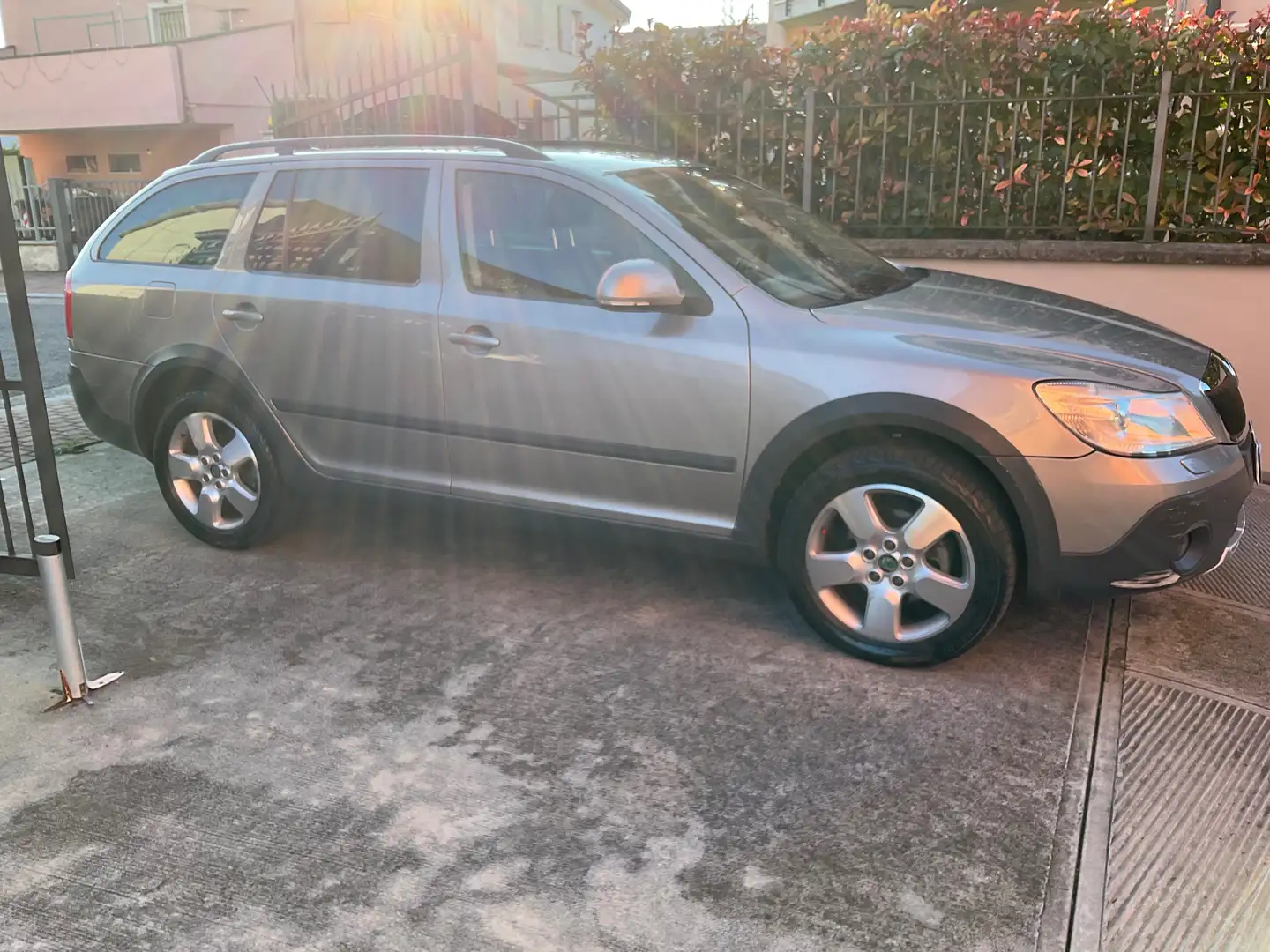 Skoda Octavia 1.8 TSI 4x4 Scout GPL Grigio - 2